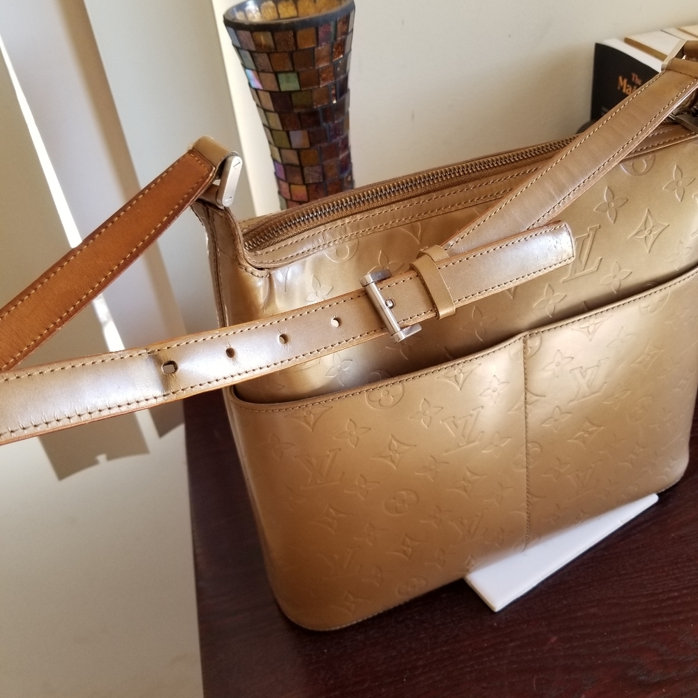 Sale! 1 week only Louis Vuitton discontinued Sutter matte shoulder bag - Picture 4 of 16